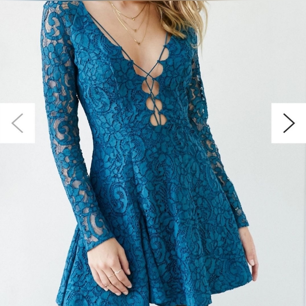 URBAN OUTFITTERS LACE LOVE BOMB STYLESTALKER DRESS